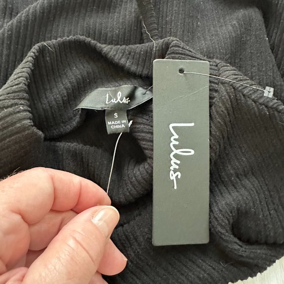 Lulus Shrug Topper Cropped Black Ribbed Turtleneck Open Tie Front SMALL NWT - Picture 2 of 8